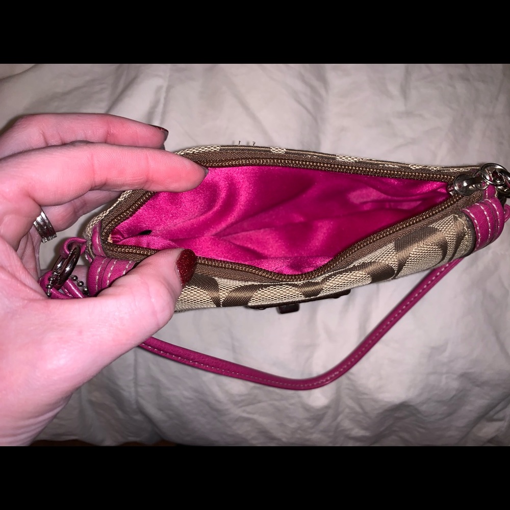 Coach signature wristlet - Picture 5 of 5